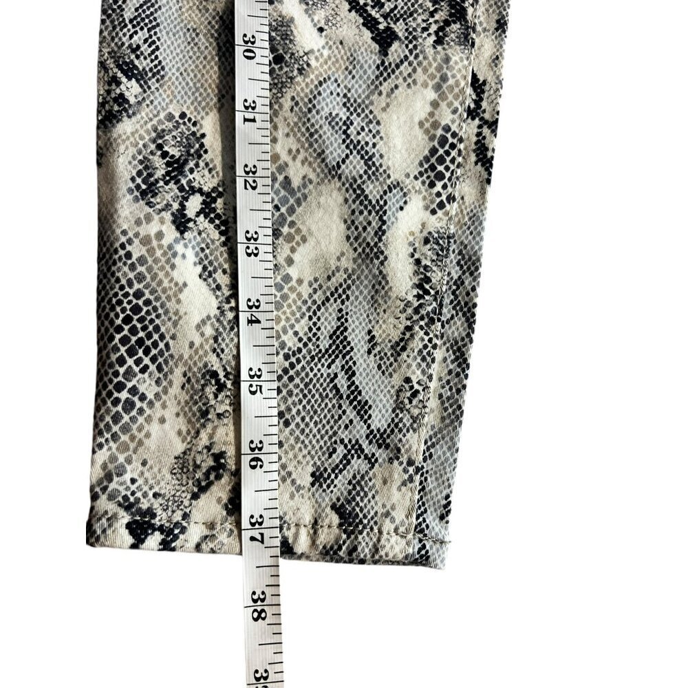 Sofia Vergara Women's Rosa Curvy Ankle Animal Print Jeans - Picture 6 of 8
